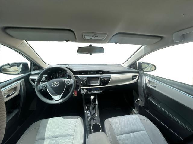Photo of 2016 Classic Silver Metallic Toyota Corolla