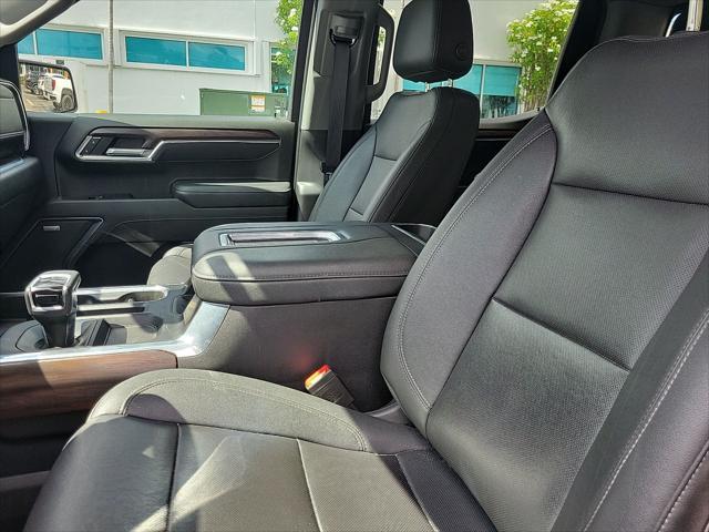 Photo of 2022 Onyx Black GMC Sierra 1500