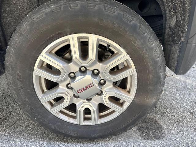 Photo of 2023 Quicksilver Metallic GMC Sierra 2500