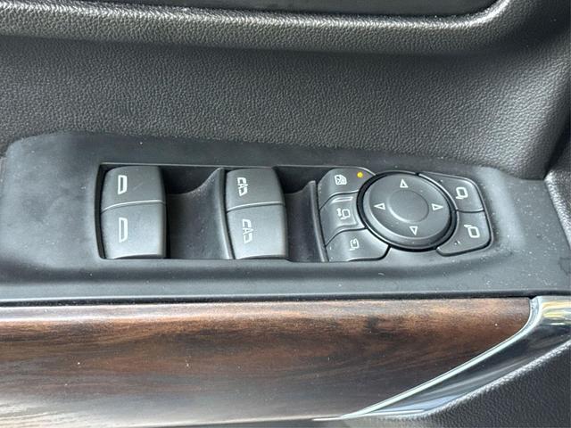 Photo of 2023 Quicksilver Metallic GMC Sierra 2500