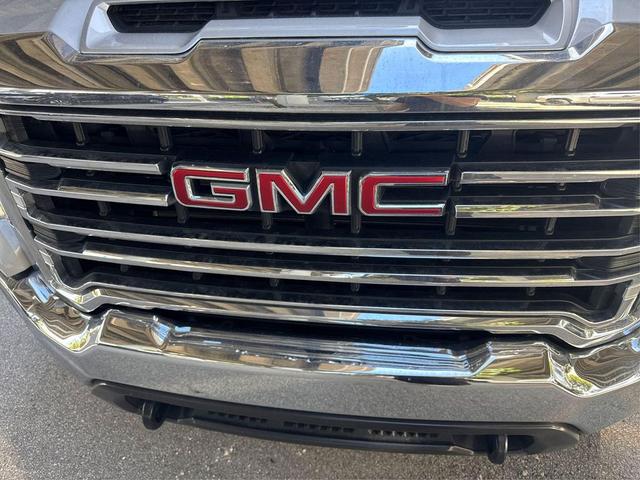 Photo of 2023 Quicksilver Metallic GMC Sierra 2500