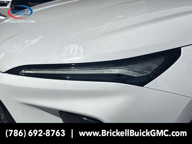 Photo of 2025 Summit White Buick Enclave