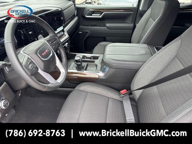 Photo of 2025 Onyx Black GMC Sierra 1500