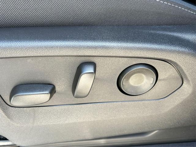 Photo of 2025 Summit White GMC Sierra 1500