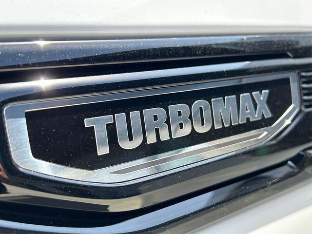 Photo of 2025 Summit White GMC Sierra 1500