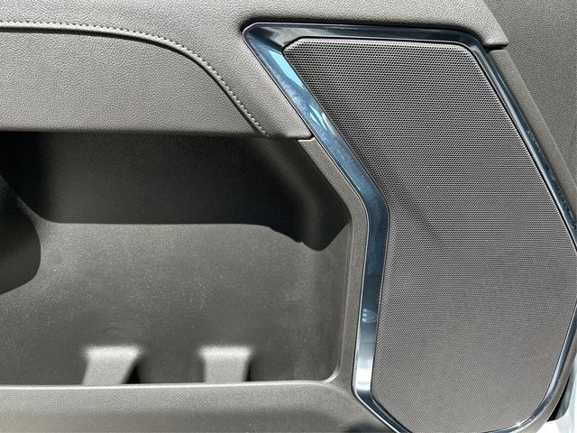 Photo of 2025 Summit White GMC Sierra 1500