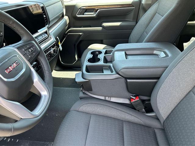 Photo of 2025 Summit White GMC Sierra 1500