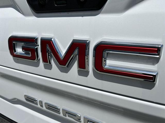 Photo of 2025 Summit White GMC Sierra 1500