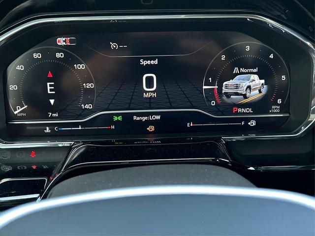 Photo of 2025 Summit White GMC Sierra 1500