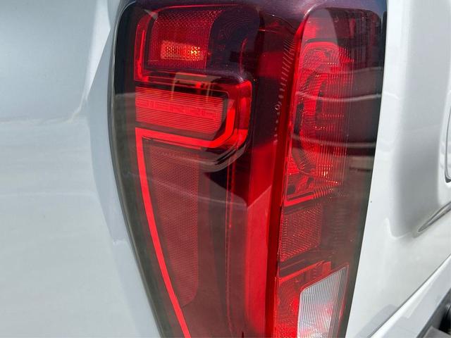 Photo of 2025 Summit White GMC Sierra 1500