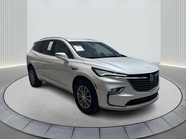 Photo of 2022 White Frost Tricoat Buick Enclave