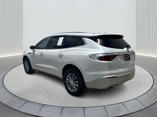 Photo of 2022 White Frost Tricoat Buick Enclave