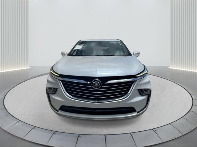Photo of 2022 White Frost Tricoat Buick Enclave