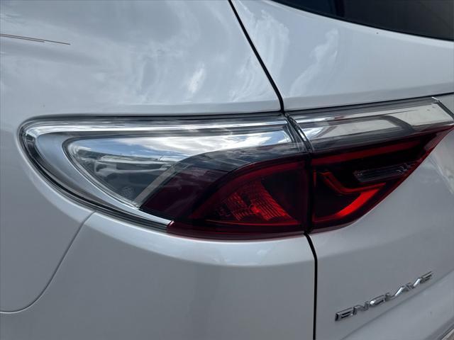 Photo of 2022 White Frost Tricoat Buick Enclave
