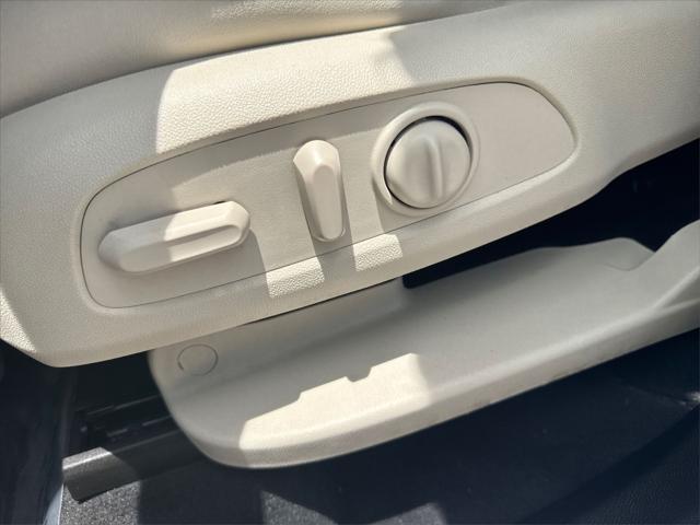 Photo of 2022 White Frost Tricoat Buick Enclave