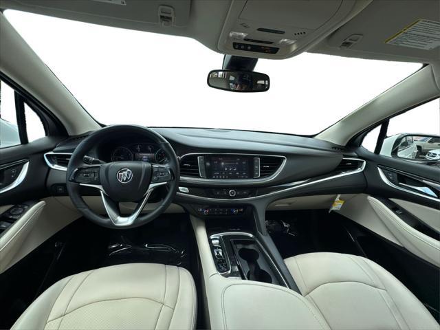 Photo of 2022 White Frost Tricoat Buick Enclave