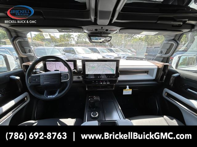 Photo of 2025 Interstellar White GMC HUMMER EV Pickup