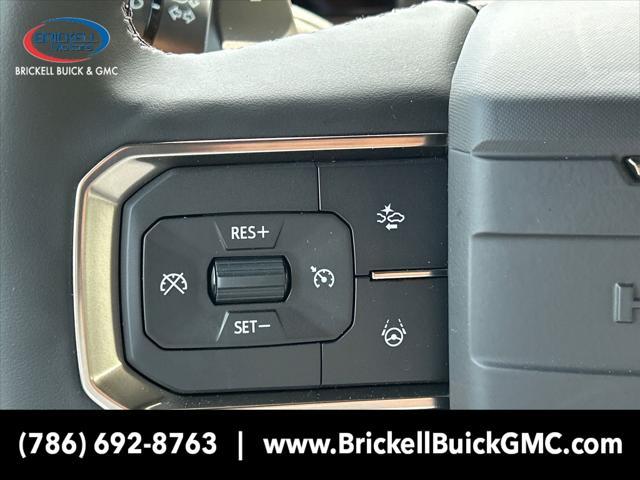 Photo of 2025 Interstellar White GMC HUMMER EV Pickup