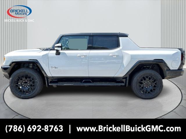 Photo of 2025 Interstellar White GMC HUMMER EV Pickup