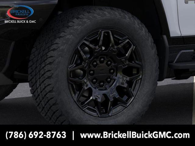 Photo of 2025 Interstellar White GMC HUMMER EV SUV