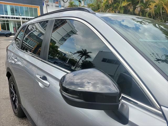 Photo of 2023 Lunar Silver Metallic Honda CR-V Hybrid