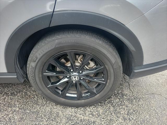 Photo of 2023 Lunar Silver Metallic Honda CR-V Hybrid