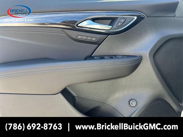 Photo of 2025 Summit White Buick Envision
