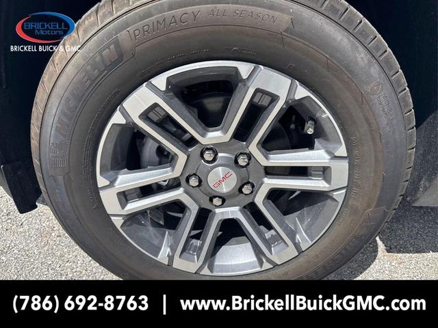 Photo of 2026 Summit White GMC Terrain