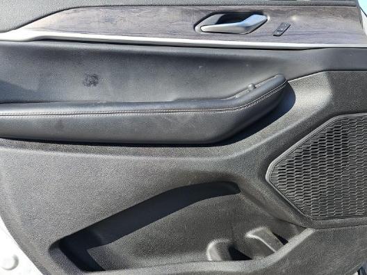 Photo of 2023 Silver Zynith Jeep Grand Cherokee L