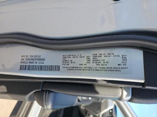 Photo of 2023 Silver Zynith Jeep Grand Cherokee L