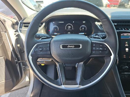 Photo of 2023 Silver Zynith Jeep Grand Cherokee L