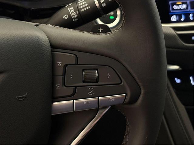 Photo of 2025 Crystal White Tricoat Cadillac XT6