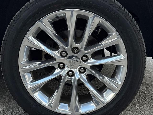 Photo of 2020 Crystal White Tricoat Cadillac Escalade