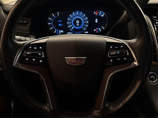 Photo of 2020 Crystal White Tricoat Cadillac Escalade