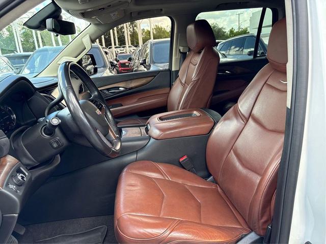 Photo of 2020 Crystal White Tricoat Cadillac Escalade
