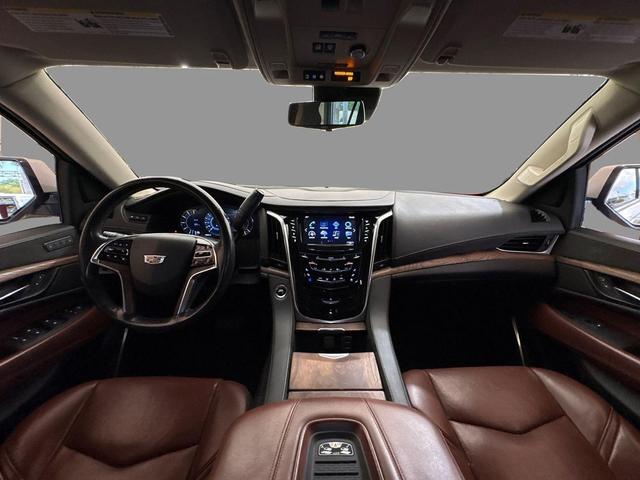 Photo of 2020 Crystal White Tricoat Cadillac Escalade