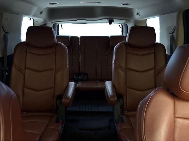 Photo of 2020 Crystal White Tricoat Cadillac Escalade