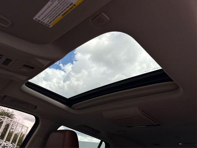 Photo of 2020 Crystal White Tricoat Cadillac Escalade