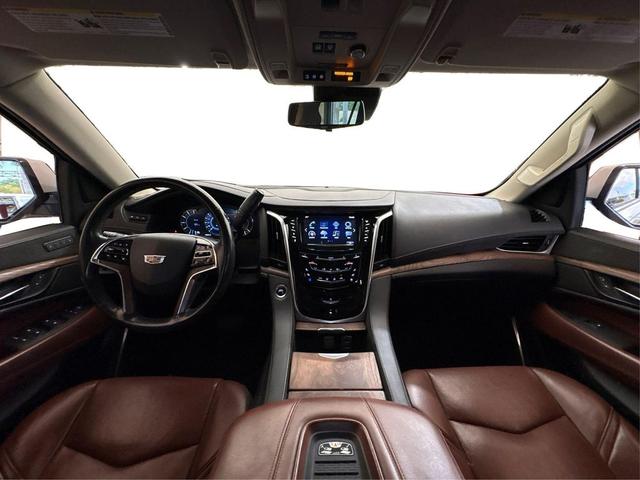 Photo of 2020 Crystal White Tricoat Cadillac Escalade