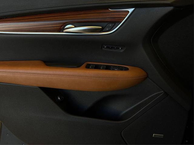 Photo of 2020 Shadow Metallic Cadillac XT5