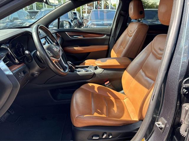 Photo of 2020 Shadow Metallic Cadillac XT5