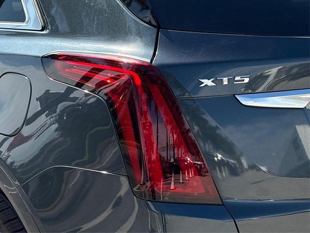 Photo of 2020 Shadow Metallic Cadillac XT5