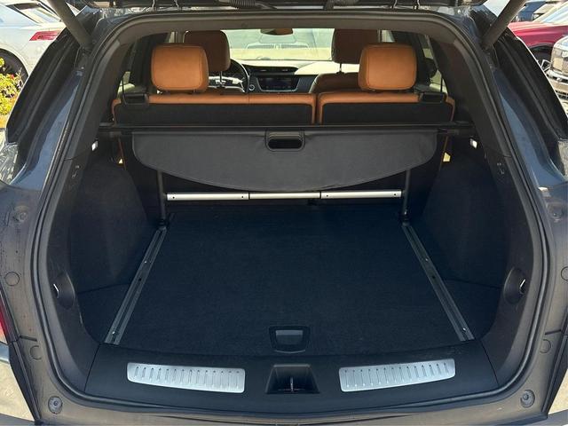 Photo of 2020 Shadow Metallic Cadillac XT5