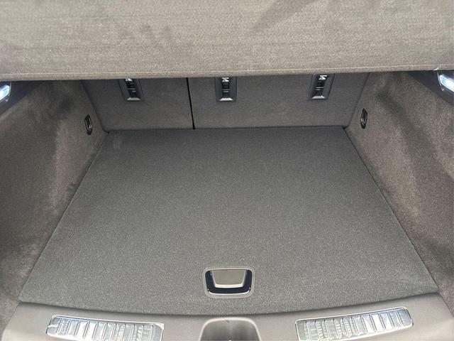 Photo of 2025 Crystal White Tricoat Cadillac XT4