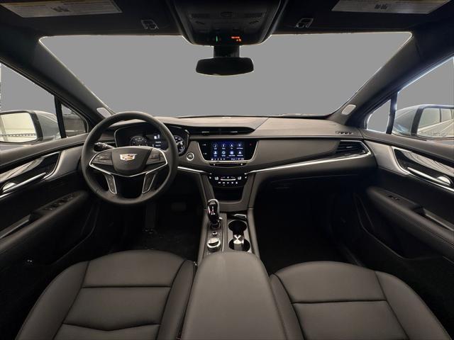Photo of 2025 Argent Silver Metallic Cadillac XT5