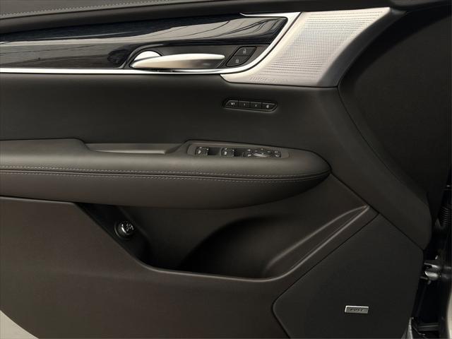Photo of 2025 Argent Silver Metallic Cadillac XT5