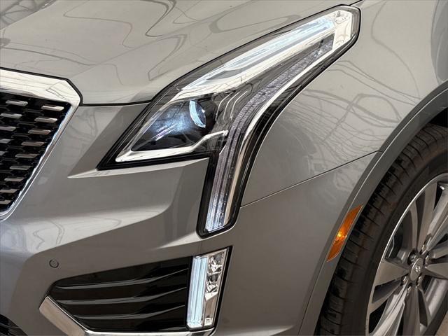 Photo of 2025 Argent Silver Metallic Cadillac XT5