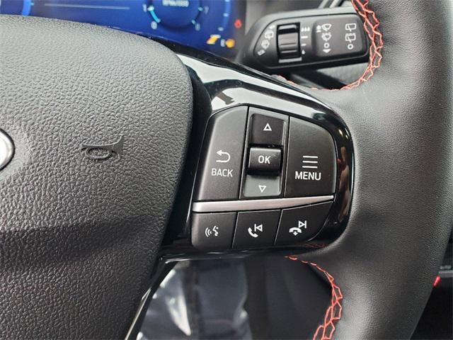 Photo of 2022 Silver Metallic Ford Escape