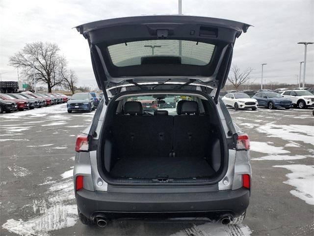 Photo of 2022 Silver Metallic Ford Escape