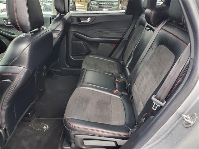 Photo of 2022 Silver Metallic Ford Escape